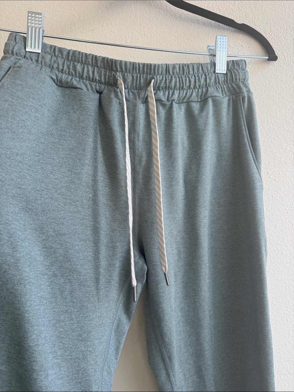Vuori Women’s DreamKnit Performance Joggers Green XS VW303 - Picture 8 of 9